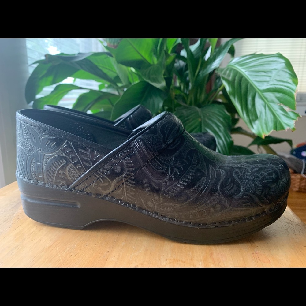 Dansko Black Floral Clogs Sz 39